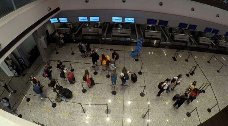 El paro de controladores aéreos afectará a los vuelos de las aerolíneas que operan en el país. Foto: ALF PONCE MERCADO / MDZ