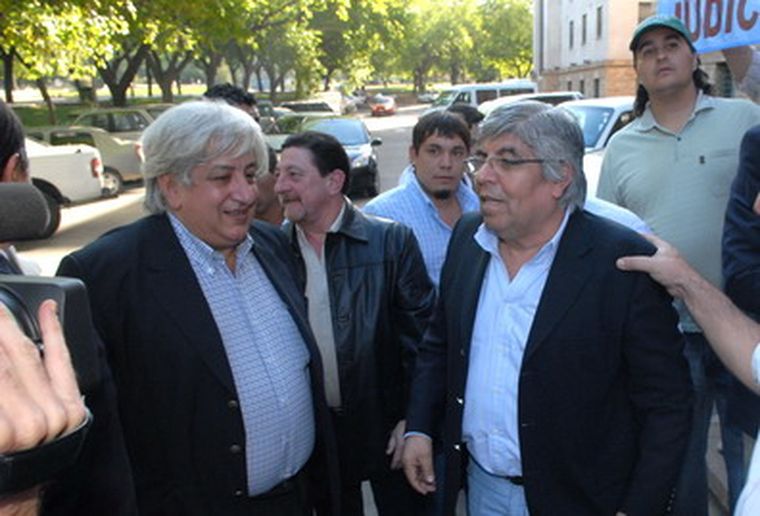 Julio Piumato y Hugo Moyano, en la Casa de Gobierno. Foto: Gerardo Gómez /MDZ