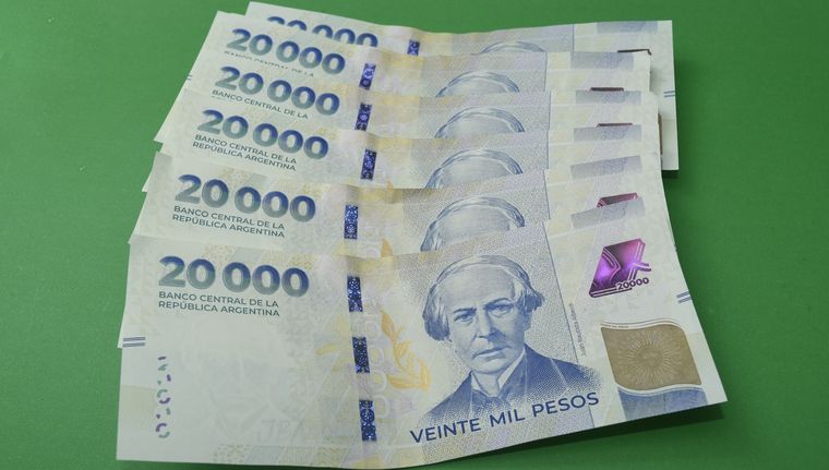 La frecuencia de ajuste salarial se está moderando frente a la desaceleración de la inflación, lo que está llevando a las empresas a optar por períodos más largos entre ajustes. Foto: Juan Mateo Aberastain Zubimendi / MDZ.