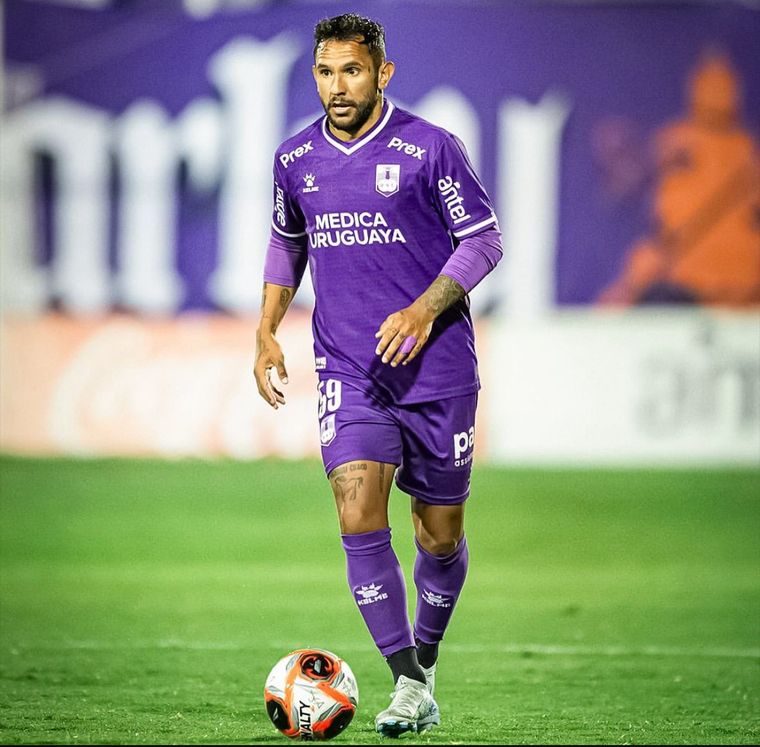 Tras su paso por Uruguay, Walter Montoya se sumó a Godoy Cruz. Tras su paso por Uruguay, Walter Montoya se sumó a Godoy Cruz.