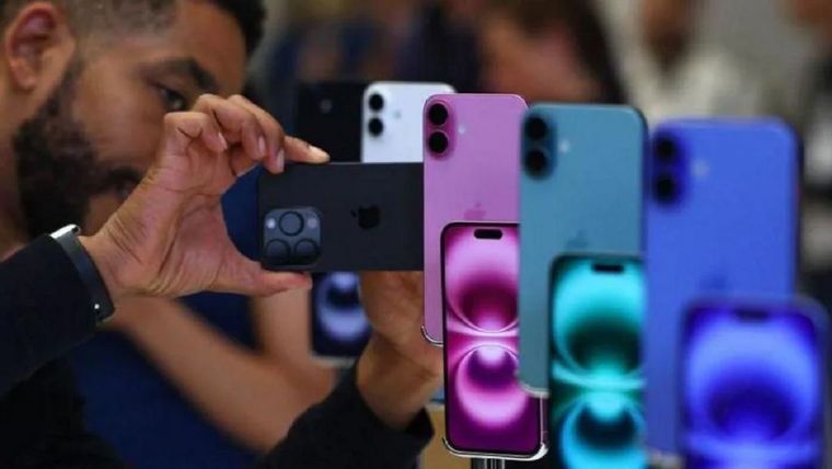 La política comercial de Trump afecta el negocio de los dispositivos electrónicos. Foto: BBC