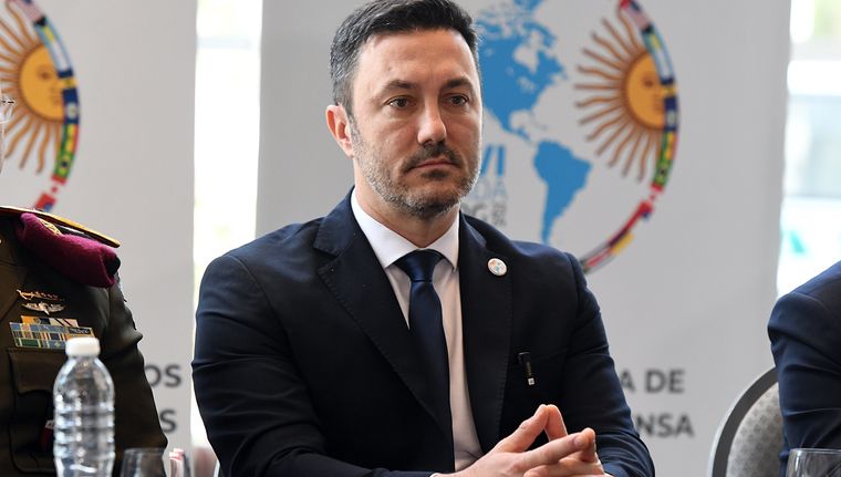 El ministro de Defensa, Luis Petri, viene de presidir la XVI Conferencia de Ministros de Defensa de las Américas en Mendoza. Foto: ALF PONCE MERCADO / MDZ