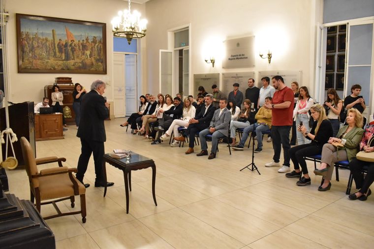 Al reconocimiento asistieron alumnos de Gustavo Capone. Al reconocimiento asistieron alumnos de Gustavo Capone.