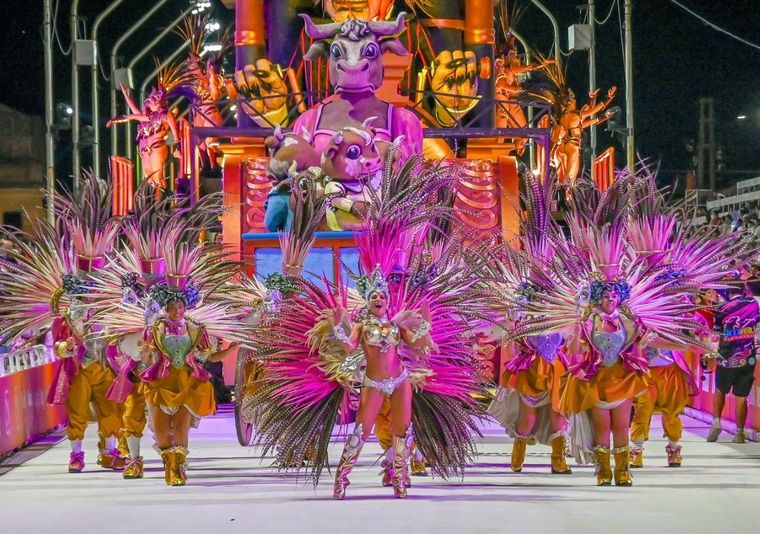 Gualeguaychú vuelve a convertirse en epicentro del verano con una nueva edición del Carnaval del País, que en 2026 se desarrollará del 3 de enero al 28 de febrero.