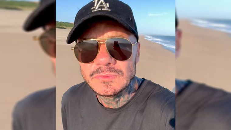 Marcelo Tinelli corre en la playa con su perro. Marcelo Tinelli sigue una rutina diaria para comenzar de la mejor manera. Foto: Instagram: @marcelotinelli