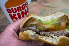 La demanda asegura que las hamburguesas que sirve Burger King no son iguales a las que ofrece en su publicidad. Foto: GETTY IMAGES