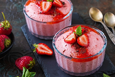 esta es la receta dulce definitiva del verano: mousse de frutilla imbatible