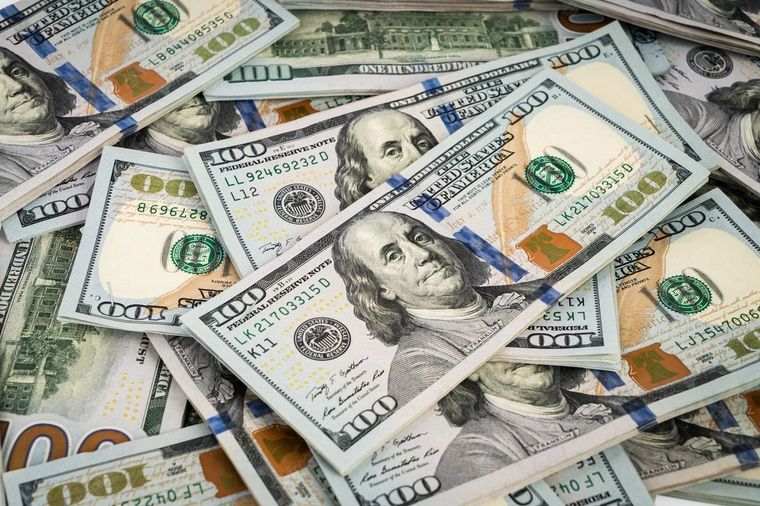 El dólar cerró la semana a la baja Foto: Freepik