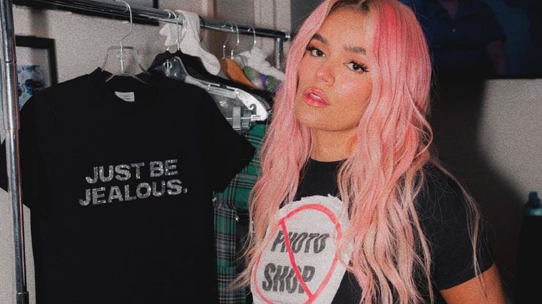 Karol G Se suba a la gira. Foto: @karolg