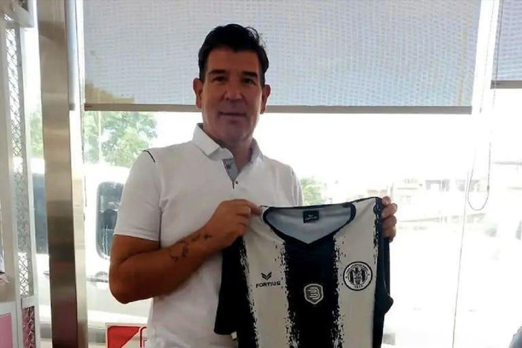 Gustavo Cisneros había asumido el cargo de DT de Fénix en febrero de 2024. Foto: Archivo