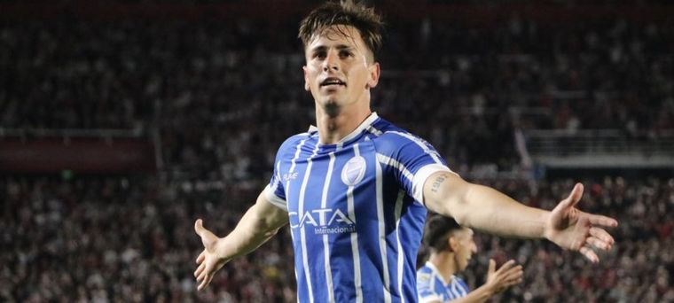 Allende estira su buen momento y le da el triunfo al Tomba en La Plata Foto: Godoy Cruz