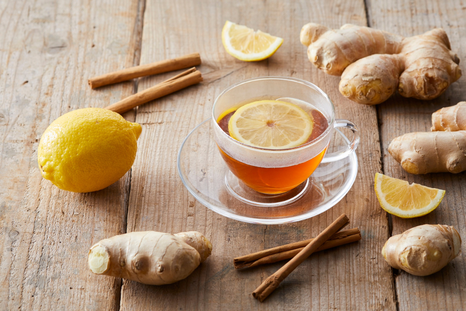 Un té de limón y jengibre es un buen aliado. Un té de limón y jengibre es un buen aliado.