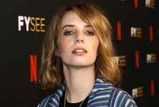 Foto: https://zonadeprensard.com/maya-hawke-ha-estado-saliendo-con-el-musico-spencer-barnett/