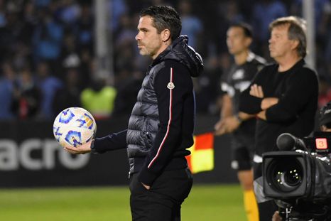 Fernando Gago recibió una oferta de un club sudamerciano. Fernando Gago recibió una oferta de un club sudamerciano.