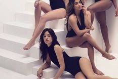 terrible error de photoshop en la portada de la revista billboard