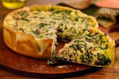 Receta de tarta de verduras y queso paso a paso.