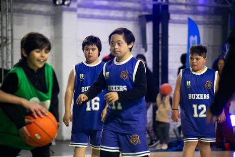 Los Buxers en pleno partido de básquet. Los Buxers en pleno partido de básquet.