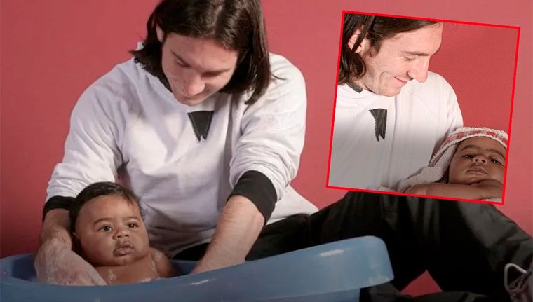 Un Messi de 20 años y un Yasmine Lamal de solo seis meses de vida, juntos para un almanaque solidario del año 2008. Foto: Diario Sport