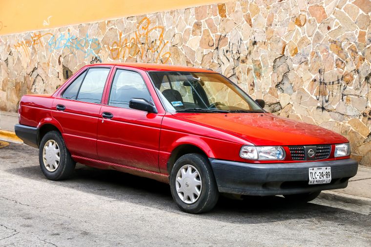 Durante más de tres décadas fue el rey de las calles mexicanas: un sedán confiable, económico y querido que marcó la historia automotriz del país.