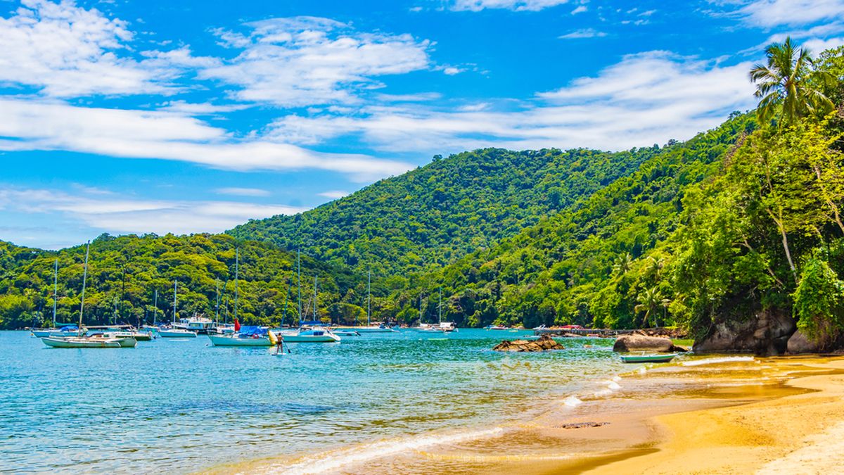 Aguas turquesas y piscinas naturales: la playa poco conocida en Brasil que es ideal para una escapada