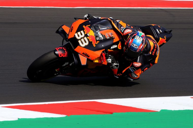 Brad Binder Binder hizo el tiempo más veloz en ensayos del Moto GP Foto: EFE