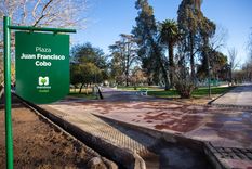 La puesta en valor de la Plaza Cobo apunta a generar un espacio moderno, accesible y con nuevos sectores para la recreación y el encuentro vecinal. La puesta en valor de la Plaza Cobo apunta a generar un espacio moderno, accesible y con nuevos sectores para la recreación y el encuentro vecinal.