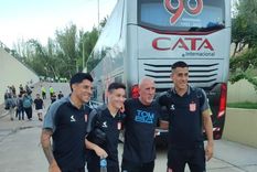 Daniel Oldrá y Zaid Romero, en uno de los partidos entre Godoy Cruz y Estudiantes. También están Enzo Pérez y Fernando Zuqui.