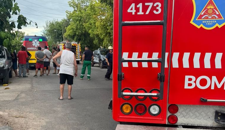 Los Bomberos de la Policía de Mendoza rescataron al nene de 9 años.&nbsp;