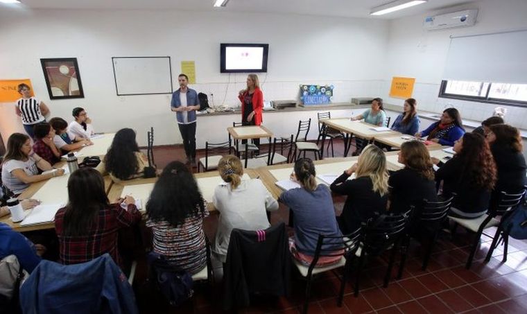 La DGE aprobó el plan de estudio de la Tecnicatura Superior en Diseño de Indumentaria, Textil y Accesorios.&nbsp;