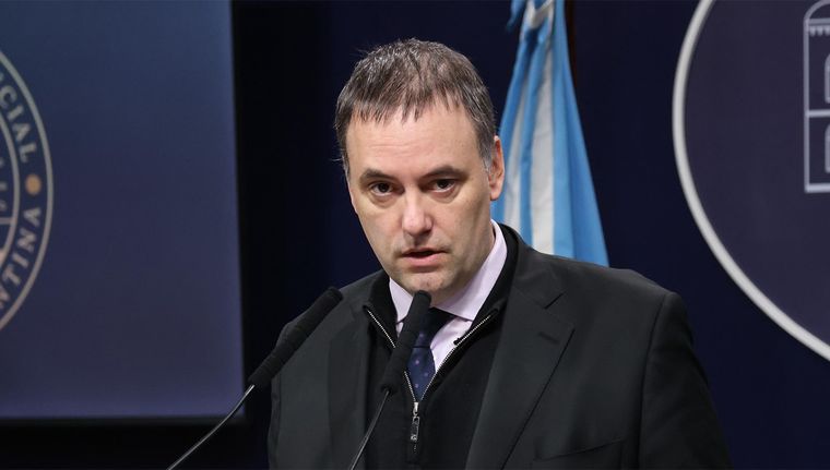 El vocero presidencial, Manuel Adorni, remarcó que el Gobierno no eliminó las Becas Progresar. Foto: Presidencia