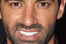 Toni Costa dejó la mansión que compartía con Adamari Lopez cuando se separaron. Foto: Telemundo - https://media.telemundo40.com/2021/05/tlmd-toni-costa-video-1.jpg