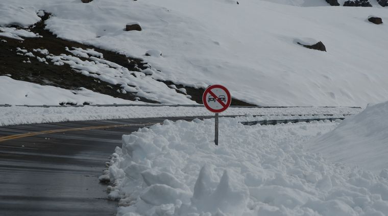 ruta con nieve paso a chile por malargue (2).JPG