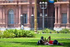 Este sábado se presenta en la Ciudad de Buenos Aires y el conurbano bonaerense con altas temperaturas Foto: NA