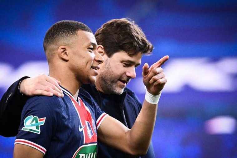 Pochettino aseguró que él y Mbappé se quedarán en el PSG.