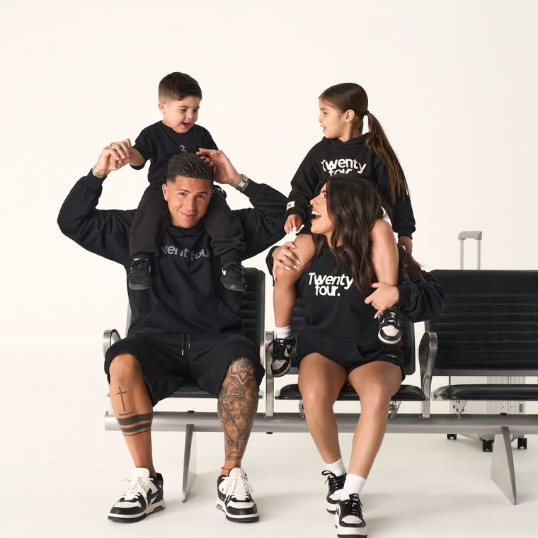 El catálogo de la marca incorpora buzos y prendas deportivas diseñadas para toda la familia. El catálogo de la marca incorpora buzos y prendas deportivas diseñadas para toda la familia.