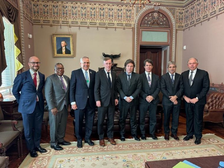 Milei y su equipo en la Casa Blanca Foto: Twitter Javier Milei