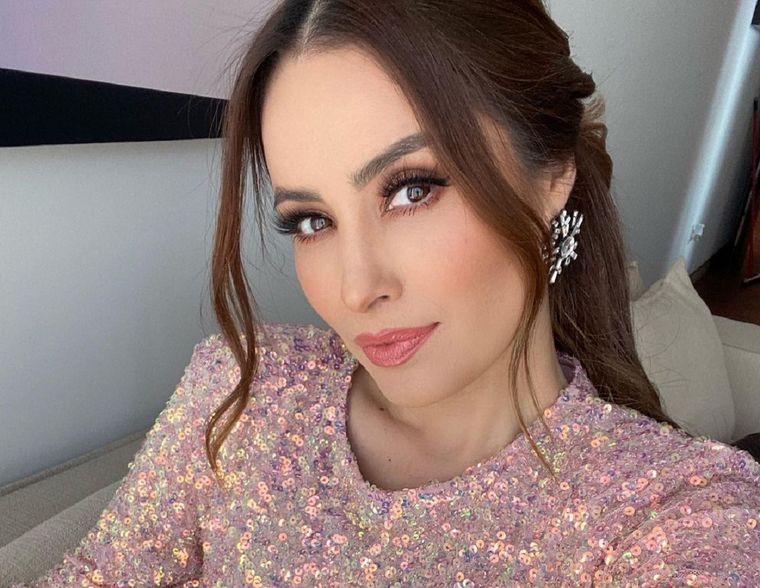 CYNTHIA RODRÍGUEZ LA ESPOSA DE CARLOS RIVERA ROBA SUSPIROS EN INSTAGRAM. Foto: INSTAGRAM @cynoficial