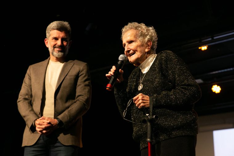Lita Tancredi fue declarada Ciudadana Ilustre de Mendoza en 2024. En la foto, junto al intendente Ulpiano Suárez. Lita Tancredi fue declarada Ciudadana Ilustre de Mendoza en 2024. En la foto, junto al intendente Ulpiano Suárez.