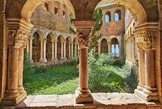 El turismo sostenible y la conservación del entorno definen la vida en este pueblo español.  
