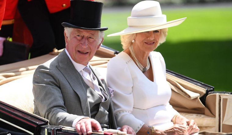 Carlos y Camila reinan en Gran Bretaña. Foto: EFE