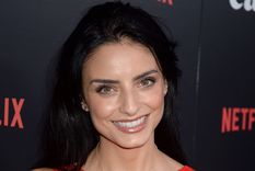 Foto: https://elnuevodiario.com.do/aislinn-derbez-asegura-que-trabajar-con-netflix-es-un-sueno-hecho-realidad/