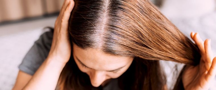 ¡Adiós, canas! Estos son los mejores sprays para mantener tu cabello radiante por más tiempo ¡económico y duradero! Foto: freepik