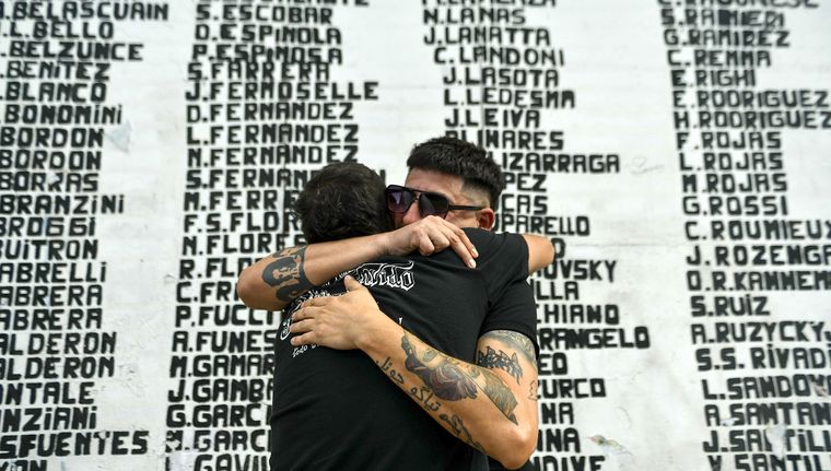 Dos Osvaldo y un comunicado sobre la memoria. / Archivo MDZ