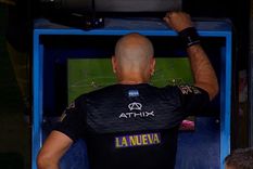 Baliño revisa el VAR. Baliño revisa el VAR.