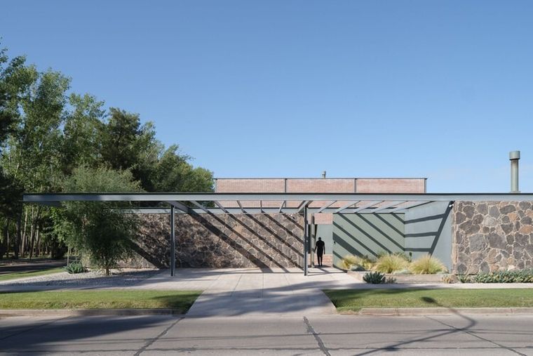 Casa en el Parque, de Atelier Industrial, se llevó el segundo puesto en Vivienda Unifamiliar de más de 500 m². Casa en el Parque, de Atelier Industrial, se llevó el segundo puesto en Vivienda Unifamiliar de más de 500 m².