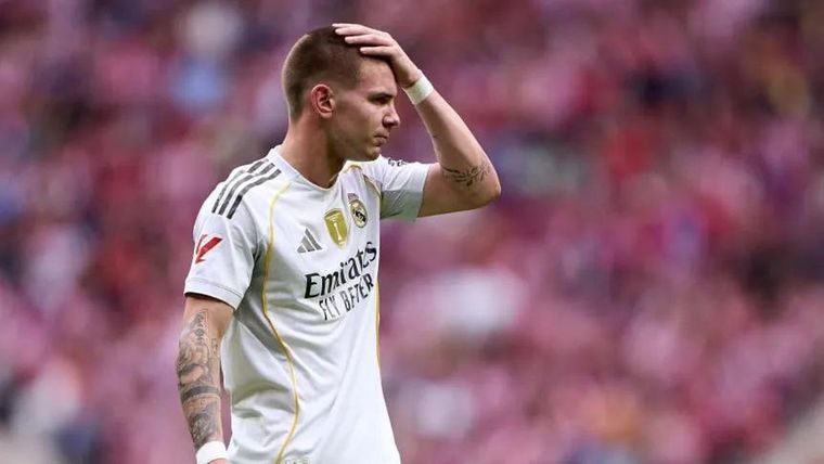 El Madrid perdió el clásico y Mastantuono tuvo una repentina reacción sobre el final del partido.