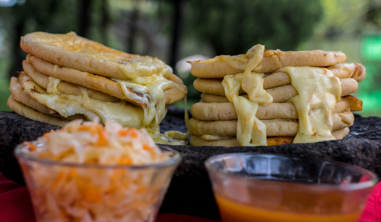 Descubre el sabor auténtico: receta paso a paso para hacer pupusas Foto: Shutterstock