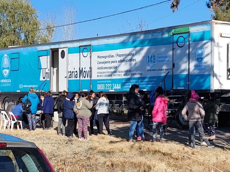 La unidad sanitaria móvil es un recurso que aplica el Ministerio de Salud de Mendoza para hacer llegar los controles ginecológicos a las zonas rurales Foto: Ministerio de Salud de Mendoza