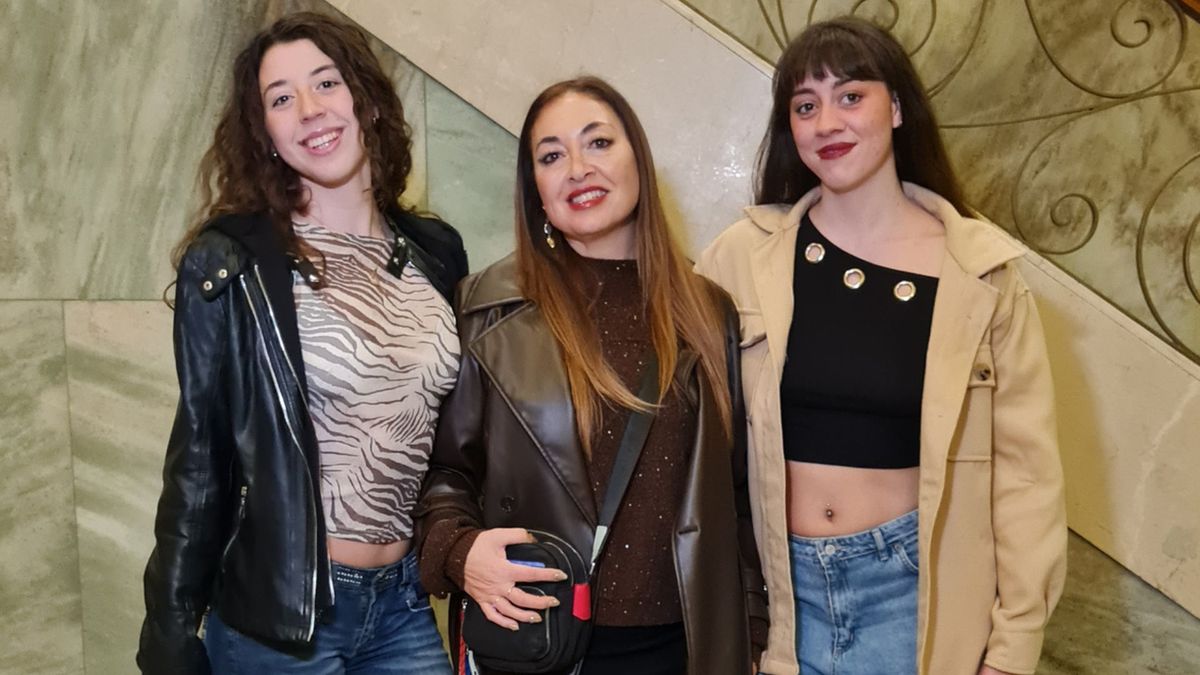 Todos los sociales de una fiesta en donde ABBA hiz