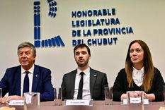 María Eugenia Vidal junto al gobernador de Chubut, Ignacio Torres, y el vice, Gustavo Menna